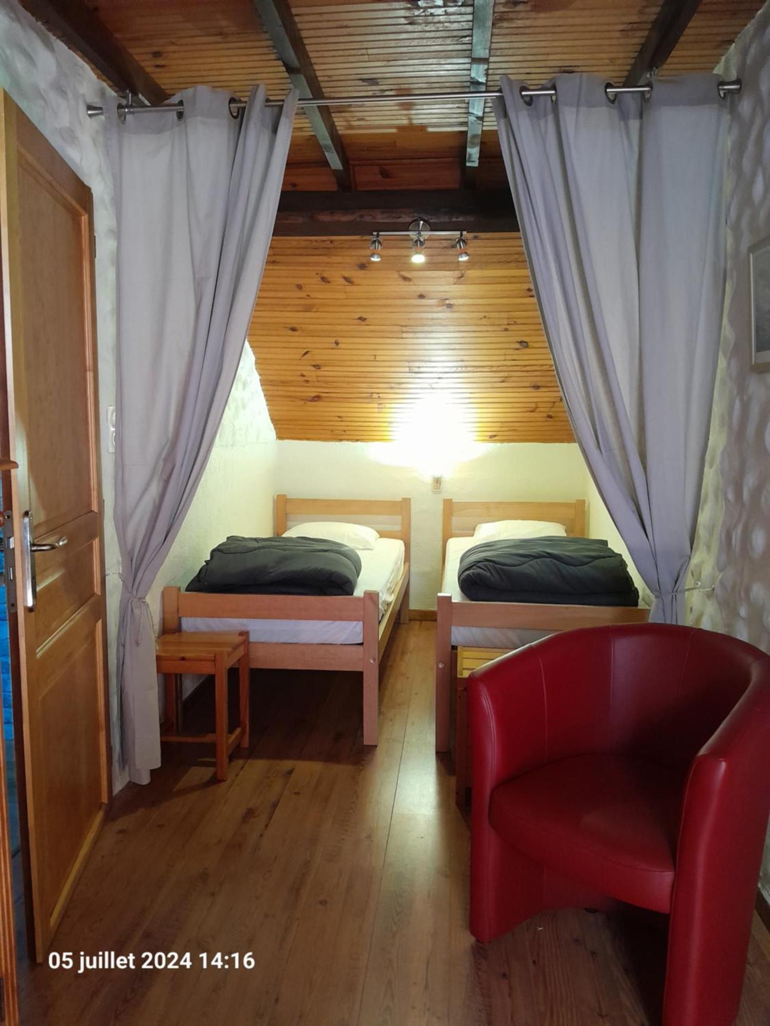 L'Espugue Apartment Gedre Bagian luar foto