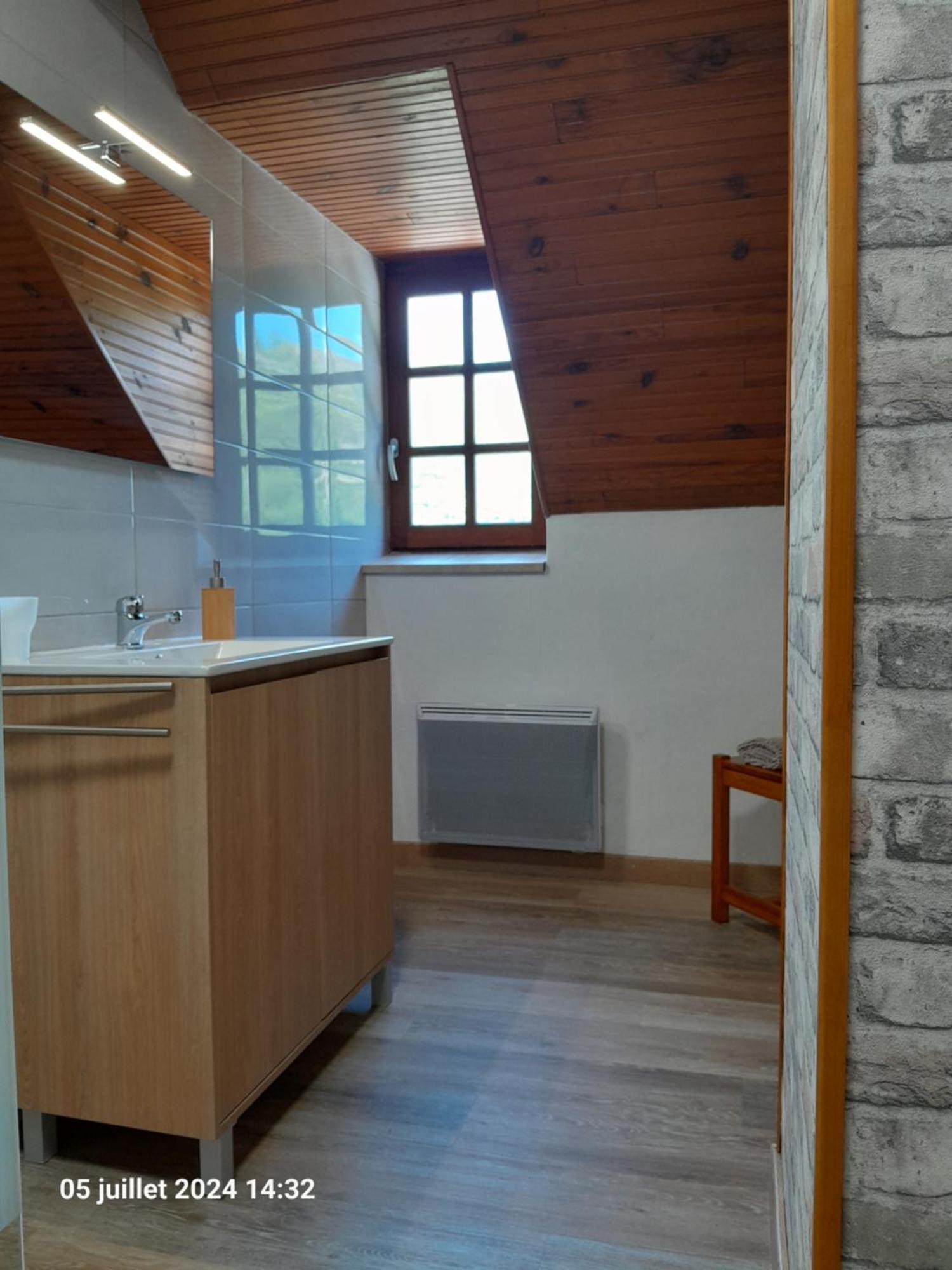 L'Espugue Apartment Gedre Bagian luar foto